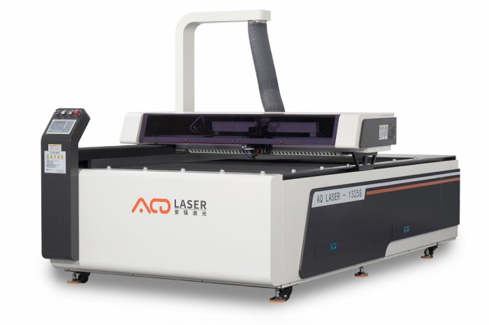 Универсальные лазерные раскройщики ECHOCUT AQ-1325S-CCD и AQ-1325R-CCD